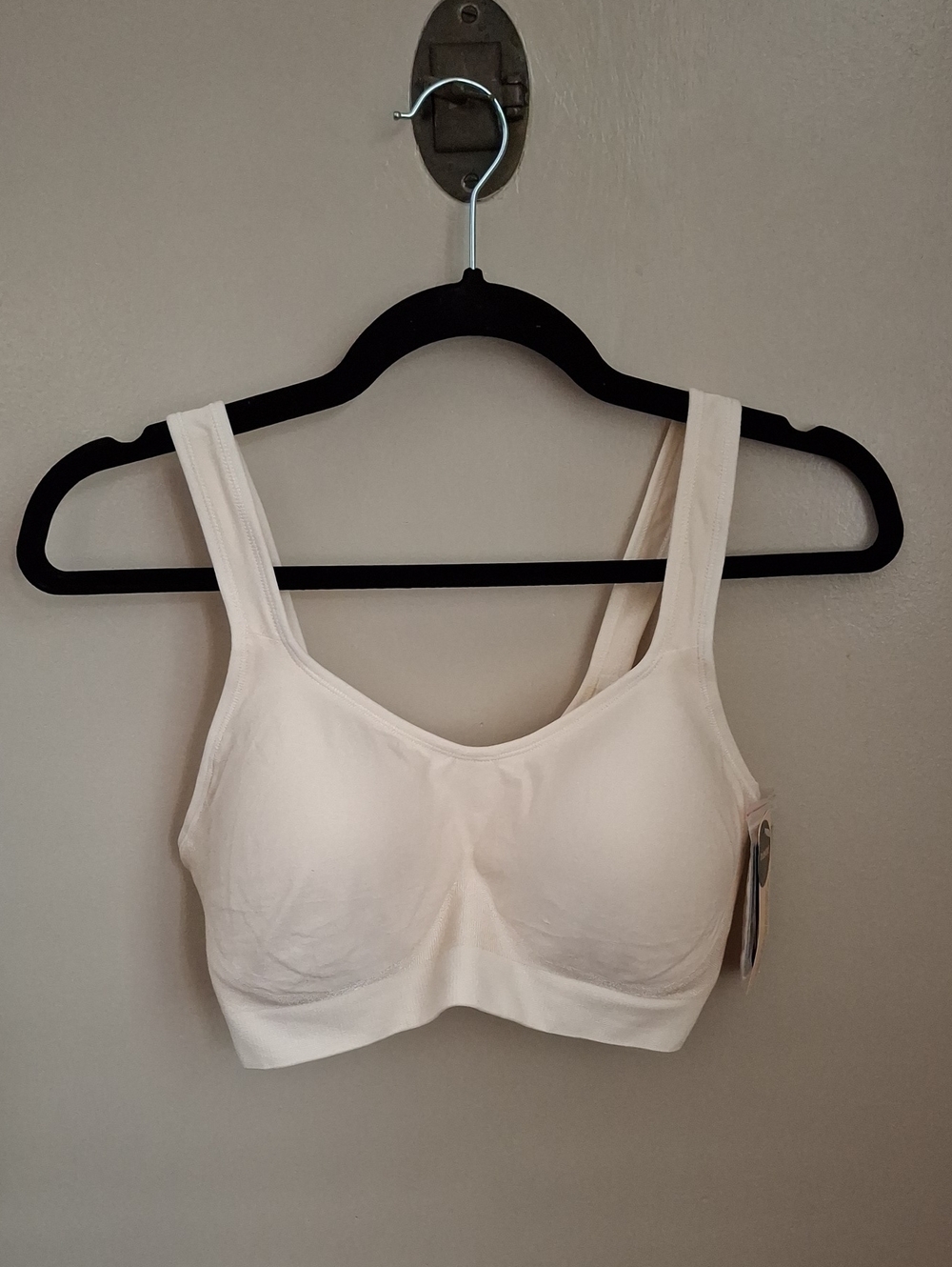 NWT Truekind Everyday Comfort Wireless Scoop Neck Bra in Cream_1